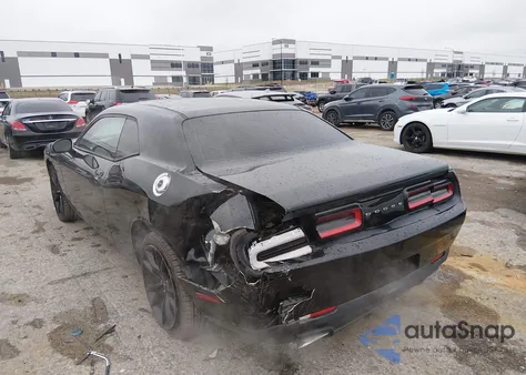 2016 Dodge Challenger Sxt z USA, uszkodzony, nr VIN 2C3CDZAG1GH290955